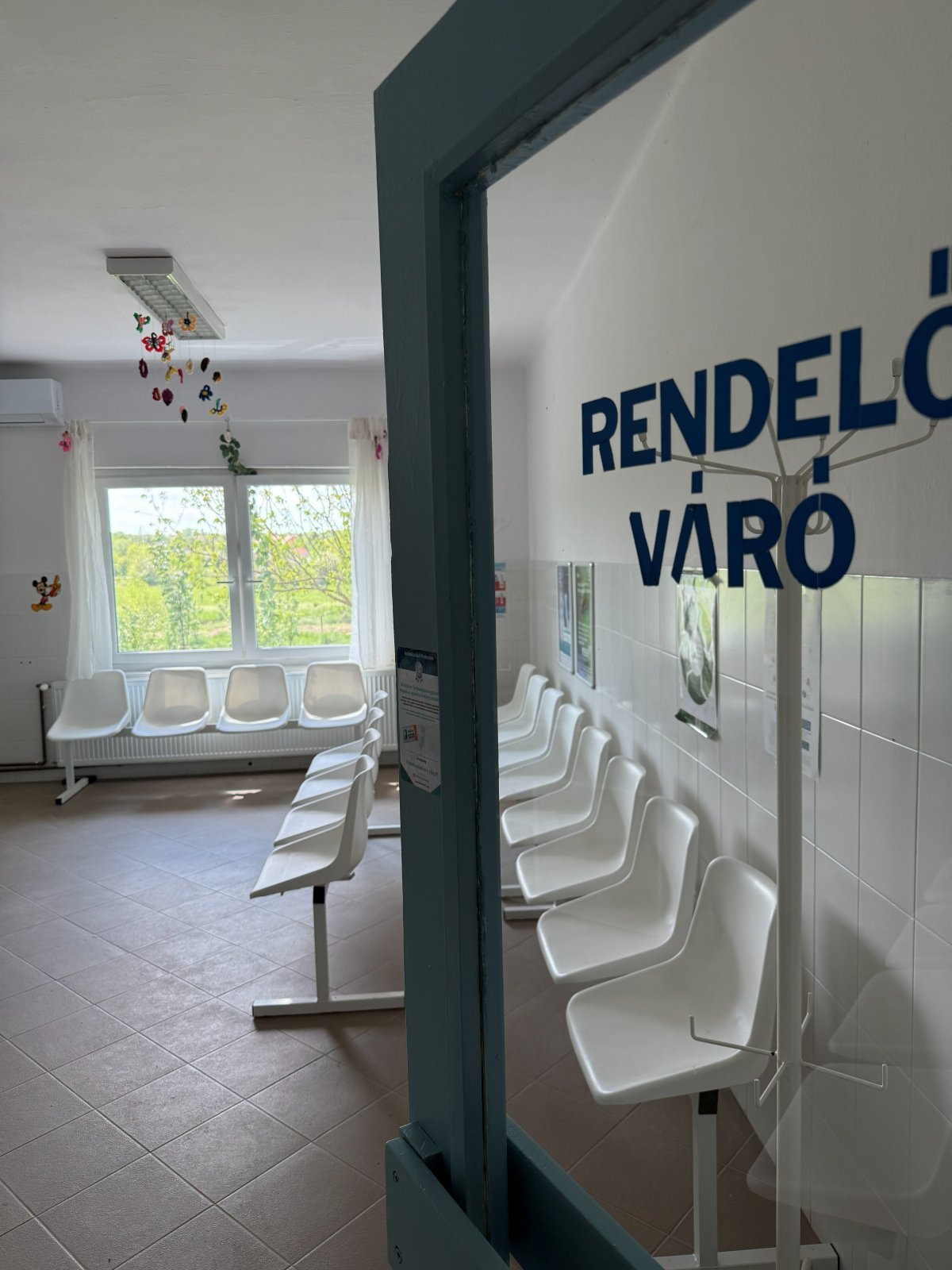 Gyermekorvosi rendelő – váró
